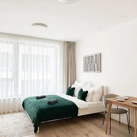Real Living By Refa Karlin 406 Apartment Prague Exterior photo